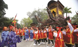 Lễ rước kiệu tại đền Hai Bà Trưng - huyện Mê Linh, Hà Nội.