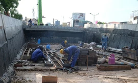 Bắt đầu lắp dầm sắt cầu vượt An Dương – Thanh Niên