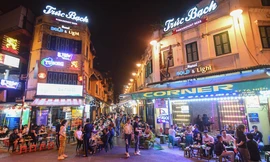 Các khu phố cổ của Hà Nội đã đông đúc khách du lịch