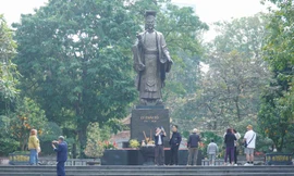 Không chặt hạ cây xanh khi cải tạo vườn hoa Lý Thái Tổ