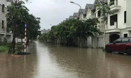 'Làng biệt thự' tiền tỷ tại Hà Nội: Sắp hết cảnh lụt lội