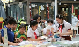 Mang tình yêu sách đến với người dân Thủ đô