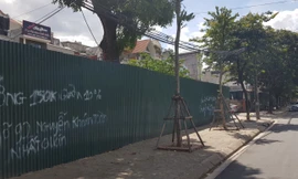 Dự án vị trí vàng bị quây rào hơn 2 năm