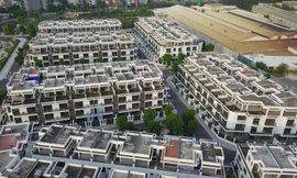 Được xây 3 tầng, doanh nghiệp tự 'vẽ' thêm tầng để bán