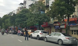 Trông xe tự phát mọc như nấm quanh các điểm di tích Hà Nội