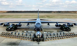 Trung Đông 'lửa đỏ', lái súng hả hê