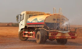 Đào thêm 10 hồ nước, huy động xe cứu hỏa để giảm 'bão bụi' sân bay Long Thành