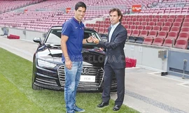 Suarez nhận siêu xe