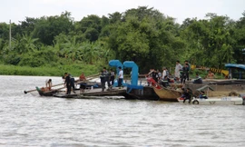 Hiện trường vụ sà lan tông chìm tàu cát làm 2 mẹ con tử vong.