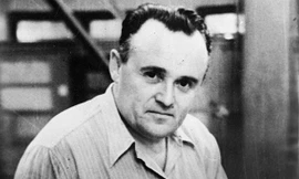 Anh hùng Yuri Gagarin được chào đón ngoài Đại sứ quán Liên Xô ở London