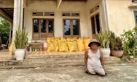 Ông Huỳnh Khanh “ở lậu” suốt 25 năm trên chính mảnh đất mà mình được bố trí TĐC. Ảnh: Nguyễn Ngọc