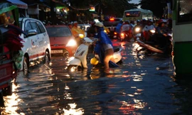 Để chống ngập cho địa bàn TP.HCM, mô hình làm hồ ngầm chứa nước cũng sẽ được triển khai thực hiện rộng rãi ở nhiều nơi như công viên, sân trường, sân bóng đá... 