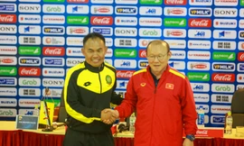 HLV Stephen Ng Heng Seng và HLV Park Hang Seo