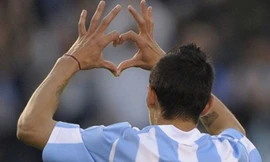 Di Maria gửi trái tim cho vợ và con gái.