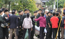 19 cán bộ, chiến sĩ rời Đồng Tâm trong nụ cười và những tiếng vỗ tay 