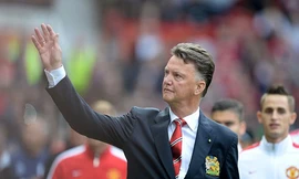 'Tiêu tốn' cầu thủ như Van Gaal