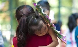 Đội nắng chang chang, đưa con đi chơi ngày tết thiếu nhi