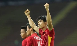 VIDEO- U22 Việt Nam vùi dập Philippines, trở lại ngôi đầu