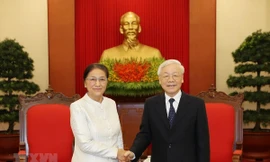 Tổng Bí thư, Chủ tịch nước Nguyễn Phú Trọng tiếp Chủ tịch Quốc hội Lào Pany Yathotou. Ảnh: TTXVN