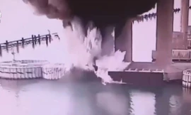 Ukraine tuyên bố tấn công cầu Crimea bằng 1.100 kg thuốc nổ