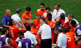 HLV Van Gaal bất ngờ ‘dìm hàng’ Hà Lan trước đại chiến