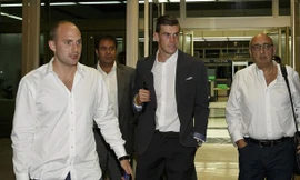 Barnett (phải), Manasseh (thứ hai từ trái sang) cùng Bale