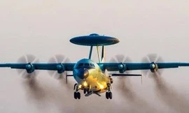 Một máy bay cảnh báo sớm KJ-500 của Trung Quốc được phát hiện ở đá Chữ Thập Ảnh: 81.com 