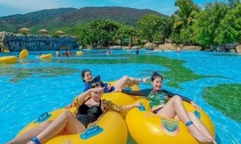 Ngày cuối nghỉ lễ, du khách vẫn chen chân ở các điểm vui chơi tại Đà Nẵng