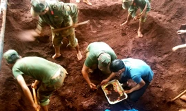 Đội K52 đang tác nghiệp.