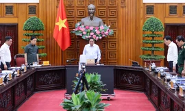 Thủ tướng và các đại biểu dành một phút mặc niệm tưởng nhớ Tổng Bí thư Nguyễn Phú Trọng