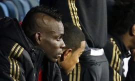 Balotelli đã chịu nhận con.