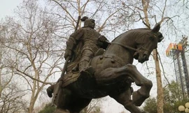 Tượng Trương Liêu ở Hợp Phì