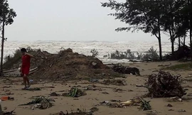 Nhói lòng cảnh ven biển Hà Tĩnh tan hoang sau bão