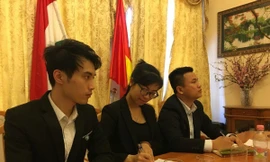 Giao ban trực tuyến với sinh viên Việt Nam tại 7 nước