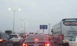 Ùn tắc nghiêm trọng trên cao tốc Cầu Giẽ - Pháp Vân chiều cuối năm