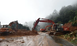 5 người tử vong, hàng trăm ngôi nhà bị hư hỏng vì mưa lũ, sạt lở