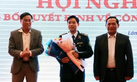 Lãnh đạo tỉnh Lâm Đồng tặng hoa chúc mừng tân Cục trưởng Cục quản lý thị trường tỉnh