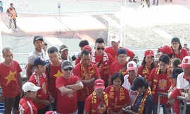 CĐV háo hức chờ cuộc so tài giữa Myanmar và Việt Nam