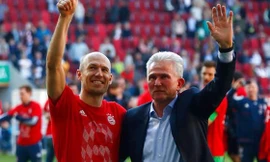 Bayern Munich lên đỉnh vinh quang nhờ ông lão 72 tuổi