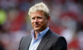 Peter Schmeichel không hài lòng về cách M.U thua trận.