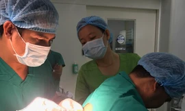 Người đàn ông ngủ ngồi suốt 4 năm ở Cần Thơ