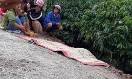 Gia đình đau đớn trước sự ra đi của cháu bé