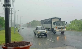 CLIP: Mưa đã về trung tâm miền Tây sau bao ngày nắng nóng gay gắt