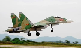 Máy bay của Trung đoàn Không quân 927 cất cánh. 