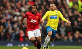 Anderson (áo đỏ) đã chính thức rời M.U