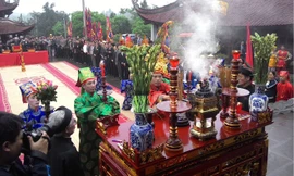 Thành kính dâng hương lễ giỗ Đức Quốc Tổ Lạc Long Quân