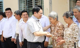 Thủ tướng dự Ngày hội Đại đoàn kết toàn dân tộc tại Cần Thơ