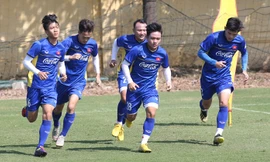 Đinh Thanh Trung (số 28) không được HLV Park Hang-seo chọn đi dự AFF Cup 2018. Ảnh: Vnexpress 