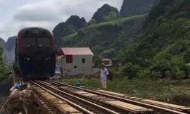 Sau gần 4 ngày lao động tích cực, tuyến đường sắt liên vận quốc tế Hà Nội Đồng Đăng chính thức thông tuyến kỹ thuật -Ảnh: Duy Chiến 