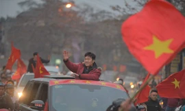 Thủ quân U23 Việt Nam được chào đón như người hùng ở quê nhà